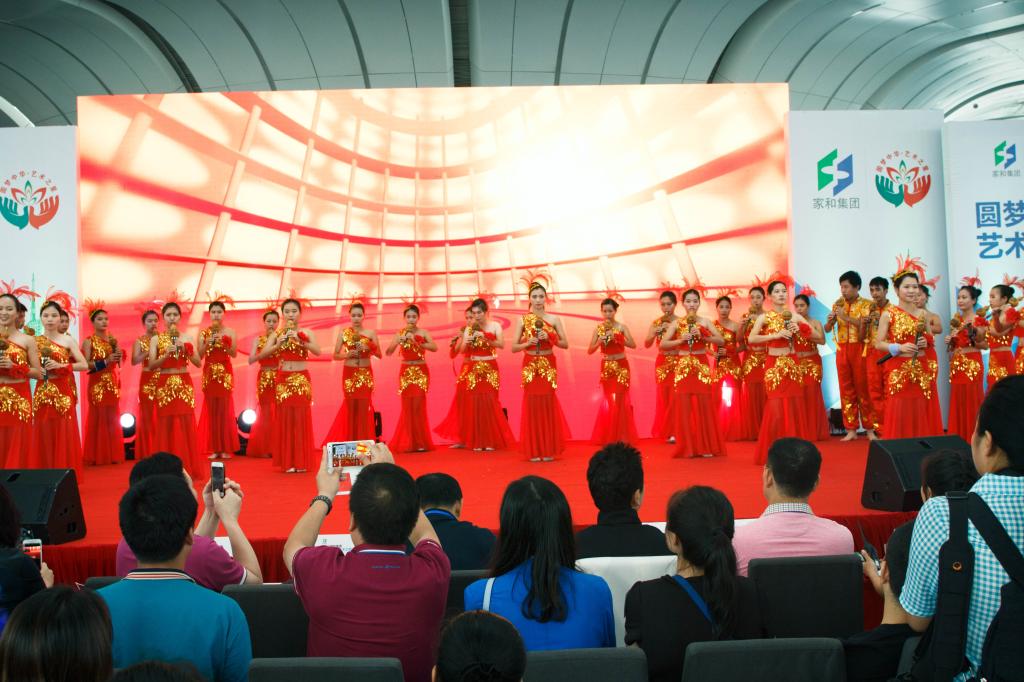 我校藝術(shù)團葫蘆絲團在國際文化藝術(shù)交流展演中喜獲佳績